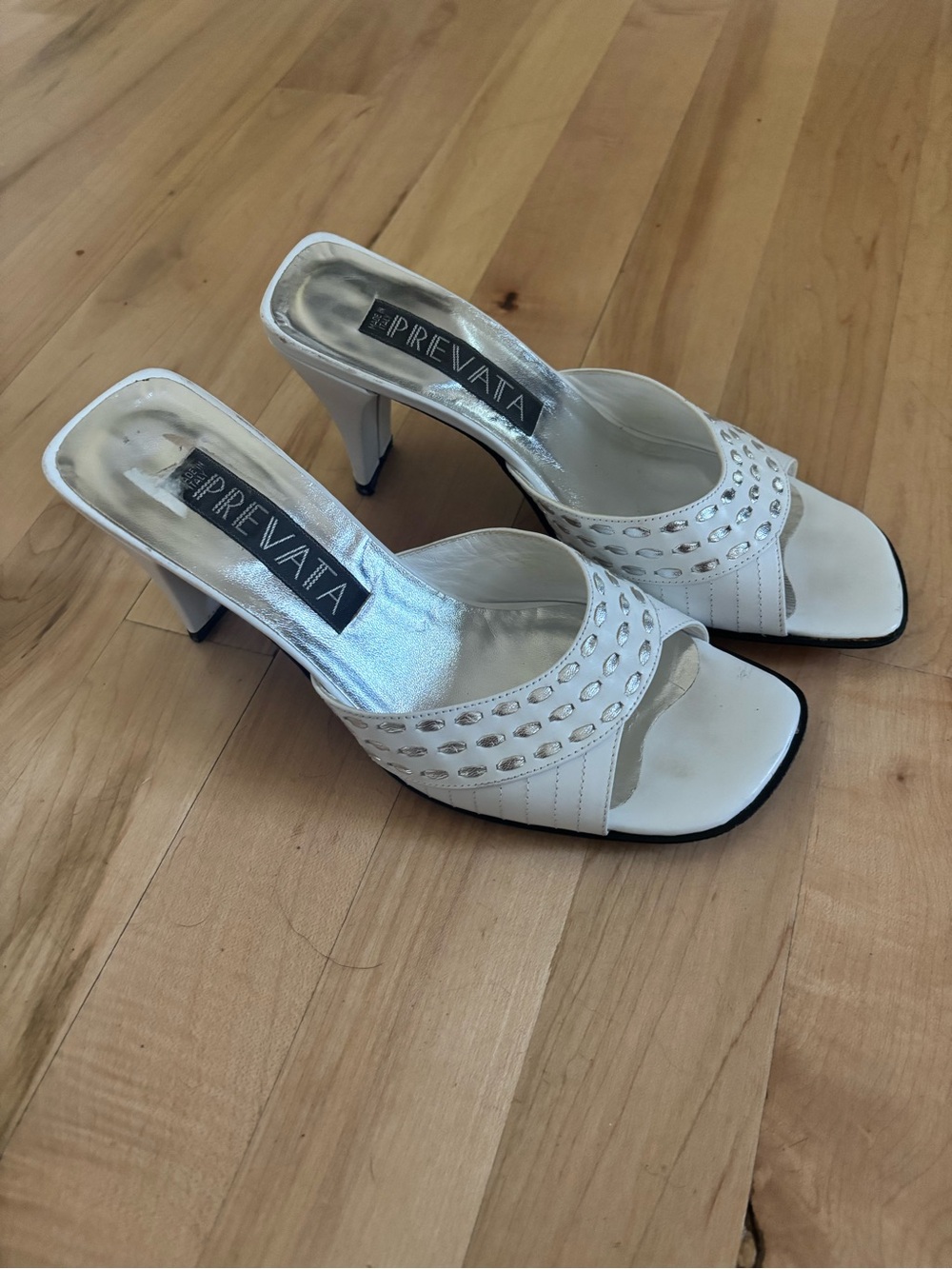 Vintage Prevata Size 6 Heels
